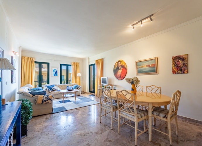 Appartement milieu d’Etage situé à San Pedro de Alcántara Los Almendros  - 4