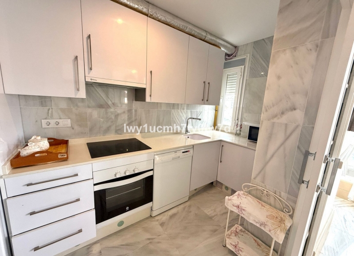 Appartement milieu d’Etage situé à Marbella Apartamentos en el centro de Marbella  - 4