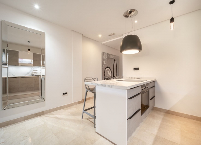 Apartment Middle Floor in Puerto Banús Las Mimosas de Banús  - 10