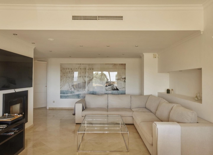 Apartment Middle Floor in Elviria Elviria Hills  - 4