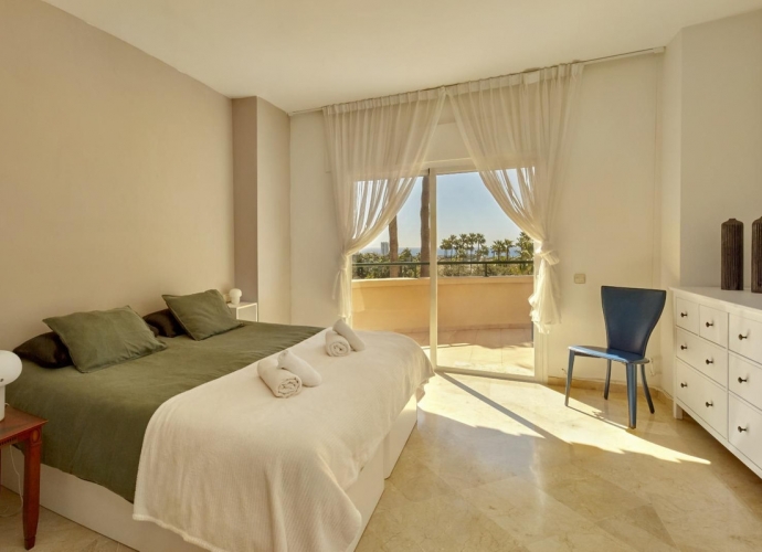 Apartment Middle Floor in Elviria Elviria Hills  - 9