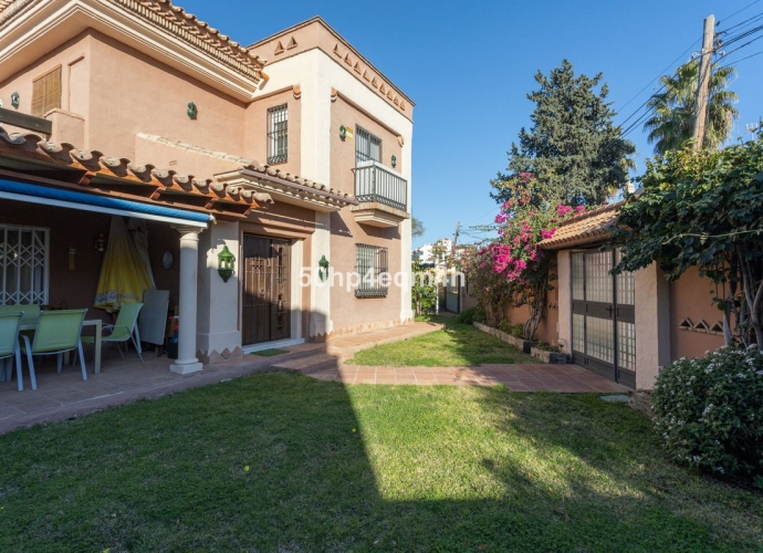 Villa Detached in San Pedro de Alcántara - 1