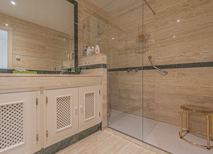 Apartamento Planta Media en The Golden Mile - 10