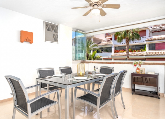Apartment Middle Floor in The Golden Mile Las Cañas Beach  - 6