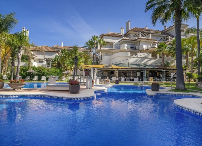 Apartamento Planta Baja en Nueva Andalucía Aloha Hill Club  - 1