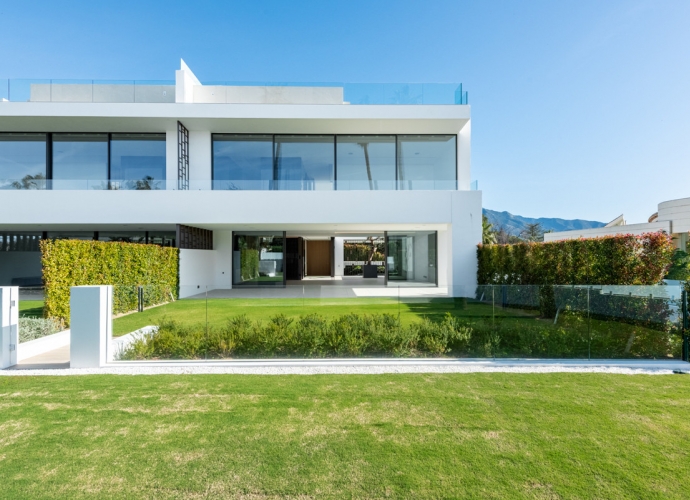 Villa Semi Detached in Nueva Andalucía - 2