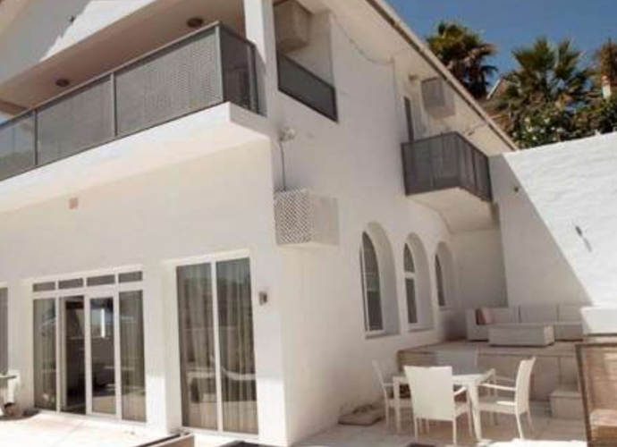 Villa Detached in Nueva Andalucía - 1