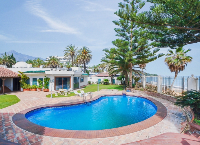 Villa Detached in The Golden Mile - 1