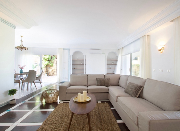 Villa Detached in The Golden Mile - 3