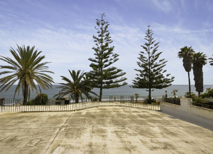 Villa Detached in The Golden Mile - 7