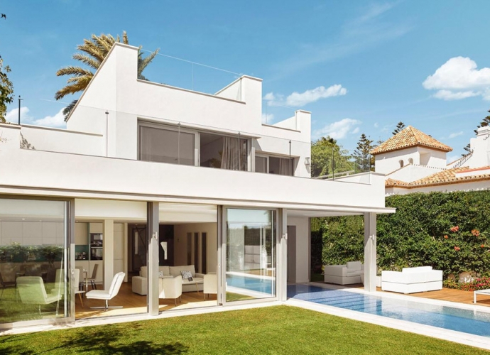 Villa Detached in The Golden Mile - 1