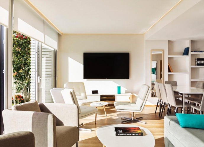 Villa Detached in The Golden Mile - 2