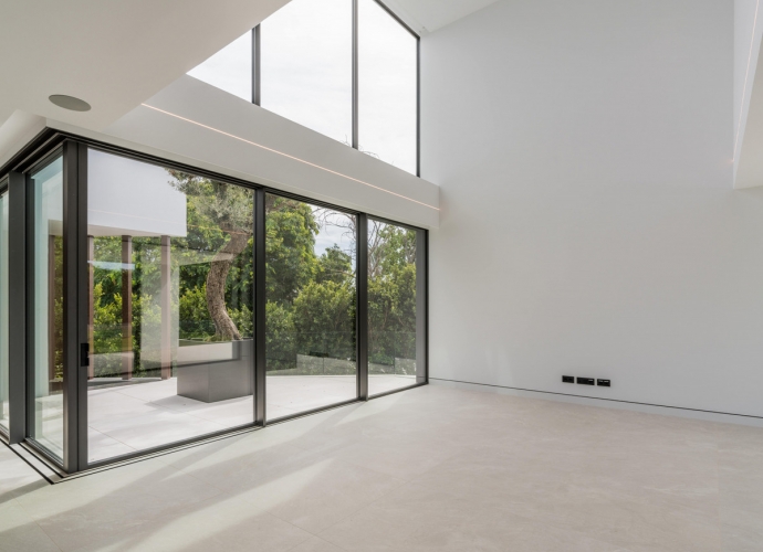 Villa Semi Detached in The Golden Mile - 2