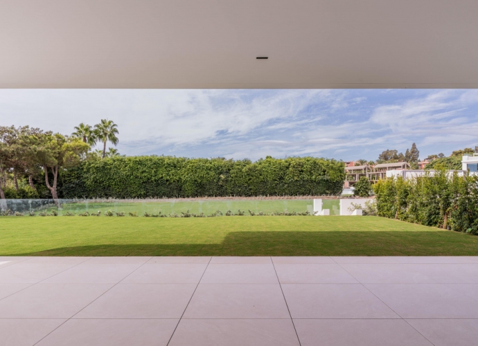 Villa Semi Detached in The Golden Mile - 3