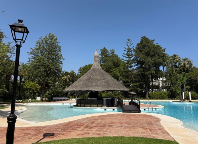 Apartamento Planta Baja en Guadalmina Baja Alhambra del Golf  - 1