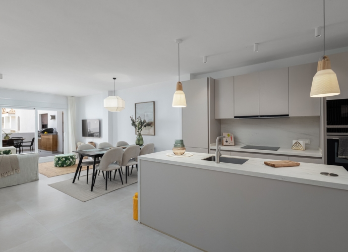Apartamento Planta Media en Nueva Andalucía La Maestranza  - 1