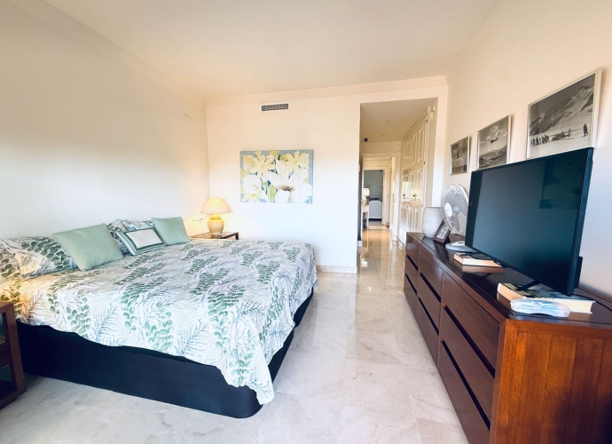 Apartment Middle Floor in Bahía de Marbella Gran Bahía  - 9
