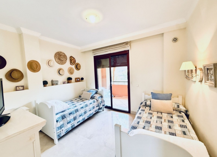 Apartment Middle Floor in Bahía de Marbella Gran Bahía  - 10