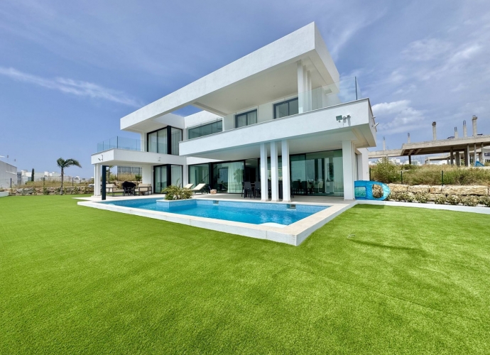 Villa Independiente en Cancelada - 1