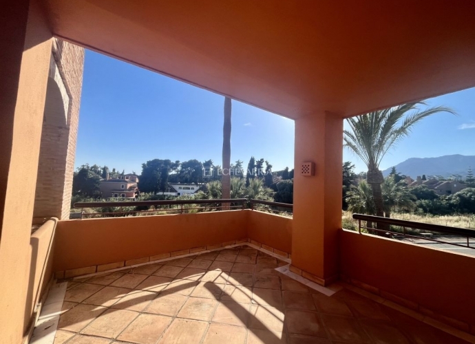 Appartement milieu d’Etage situé à Bahía de Marbella - 3