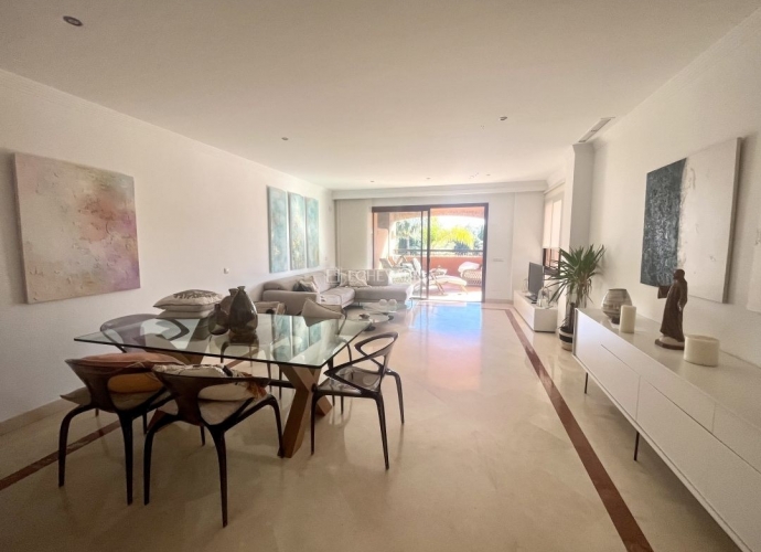 Appartement milieu d’Etage situé à Bahía de Marbella - 5