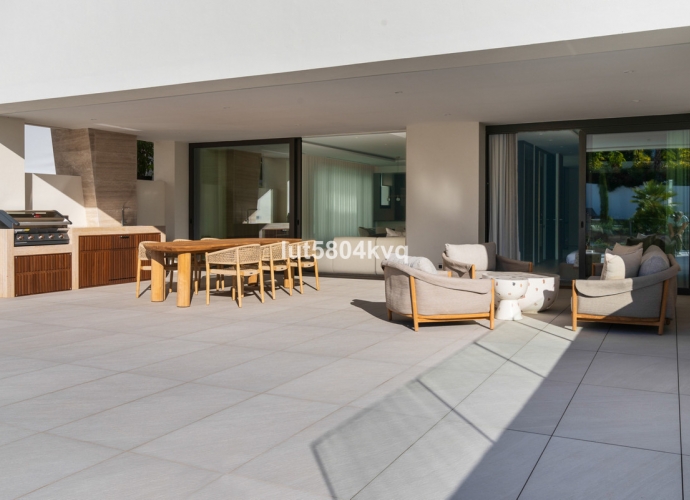 Apartment Ground Floor in The Golden Mile - 9