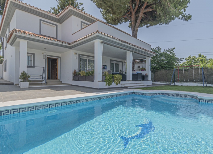 Villa Detached in San Pedro de Alcántara - 1