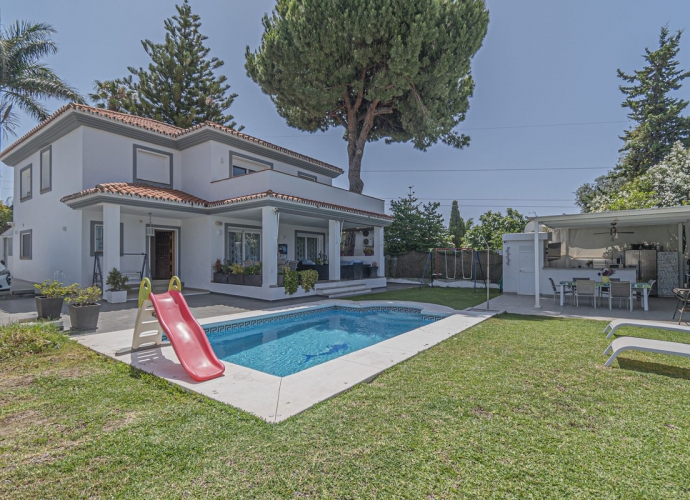 Villa Detached in San Pedro de Alcántara - 2