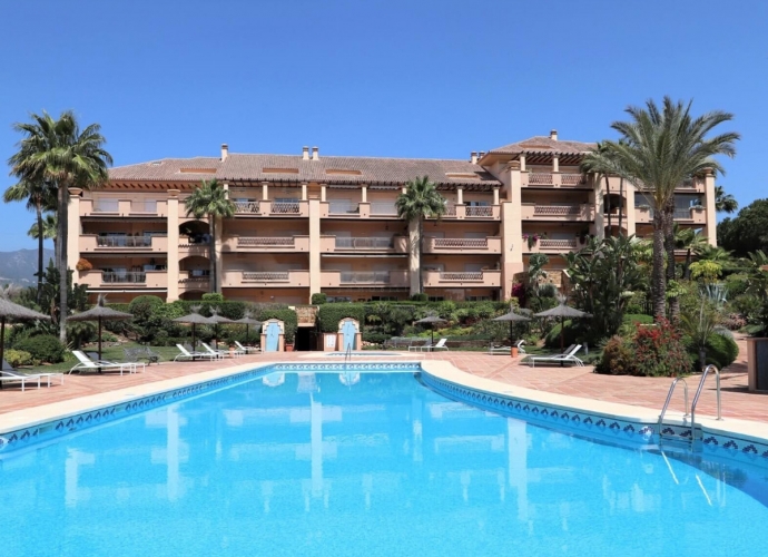 Apartment Penthouse in Río Real Altamira  - 1