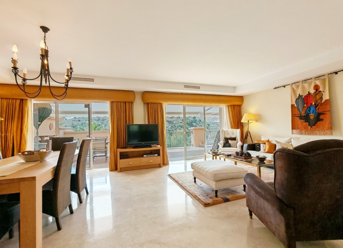 Apartment Penthouse in Río Real Altamira  - 3