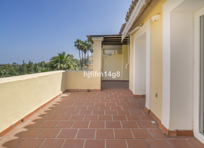 Appartement milieu d’Etage situé à Benahavís - 3