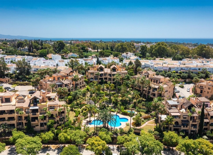 Ático en New Golden Mile - 1