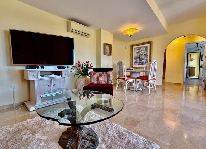 Apartamento Planta Baja en The Golden Mile Coto Real  - 6