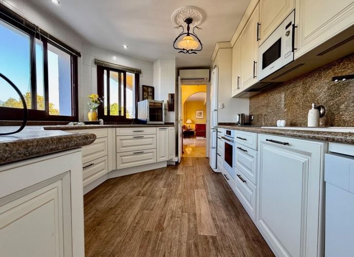 Apartamento Planta Baja en The Golden Mile Coto Real  - 7
