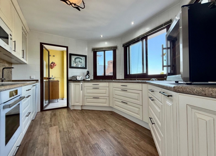 Apartamento Planta Baja en The Golden Mile Coto Real  - 8