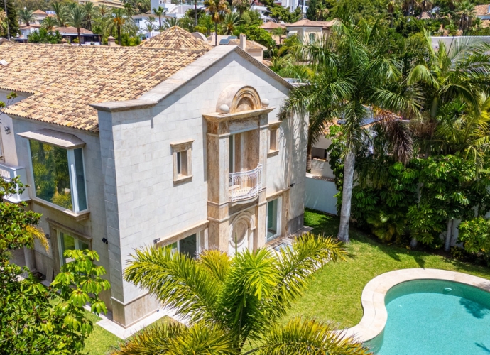 Villa Detached in Marbella - 1