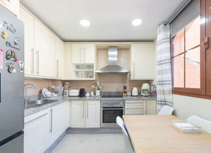 Appartement milieu d’Etage situé à Benahavís - 3