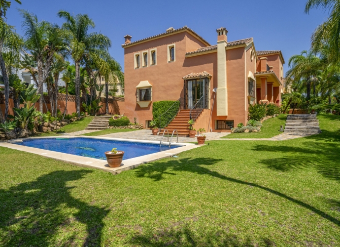Villa Independiente en Guadalmina Alta - 1