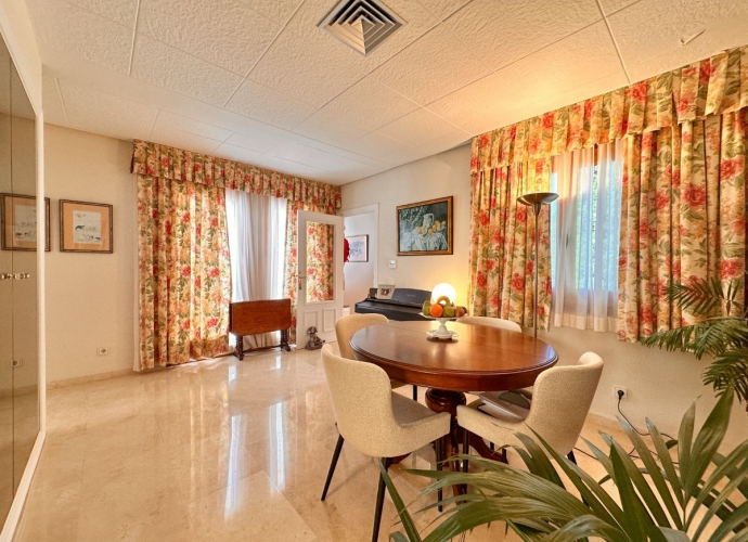Apartamento Planta Media en Nueva Andalucía - 2