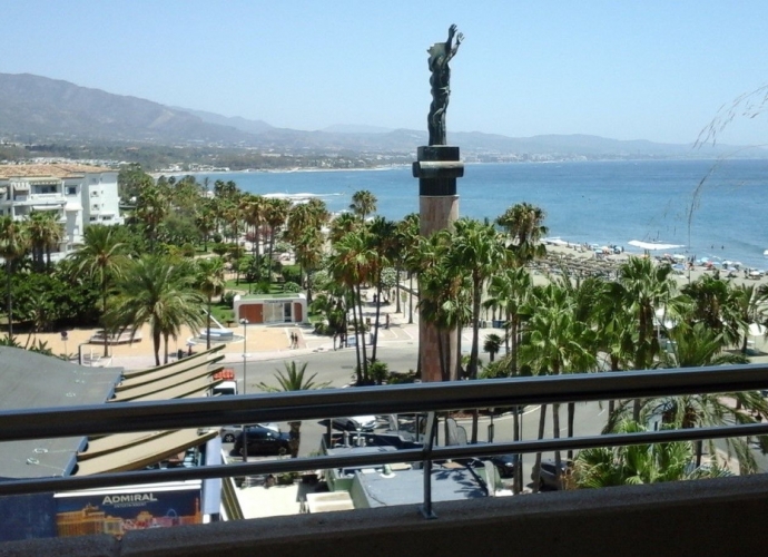 Apartment Middle Floor in Puerto Banús - 1
