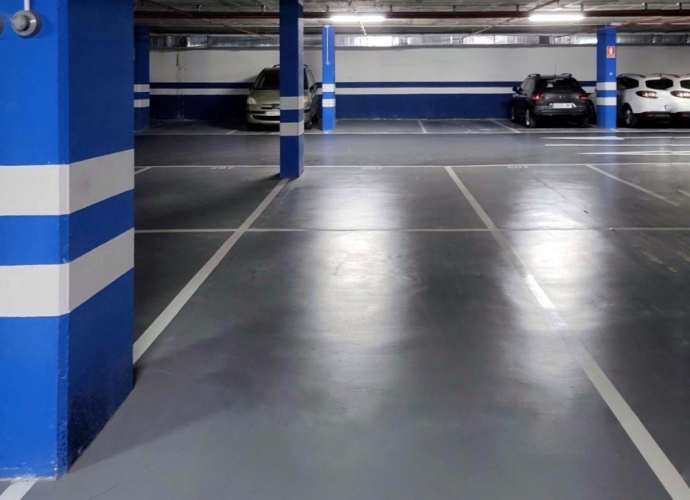 Commercial Garage en Marbella - 1