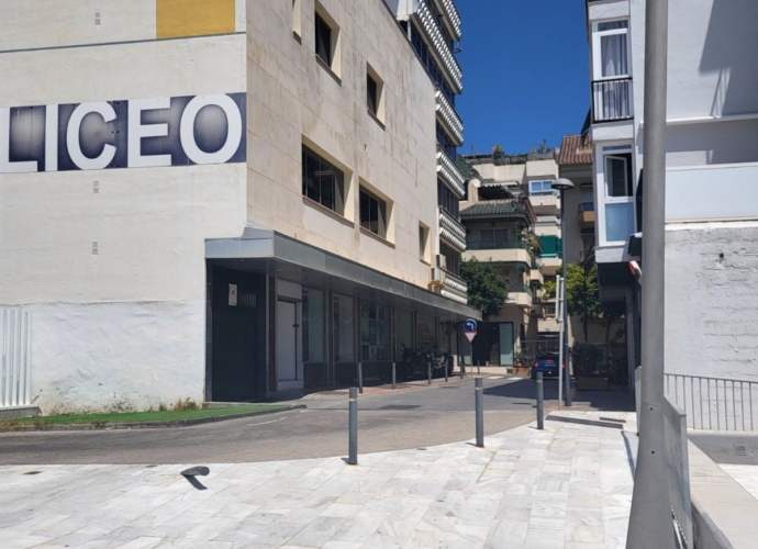 Commercial Garage en Marbella - 7