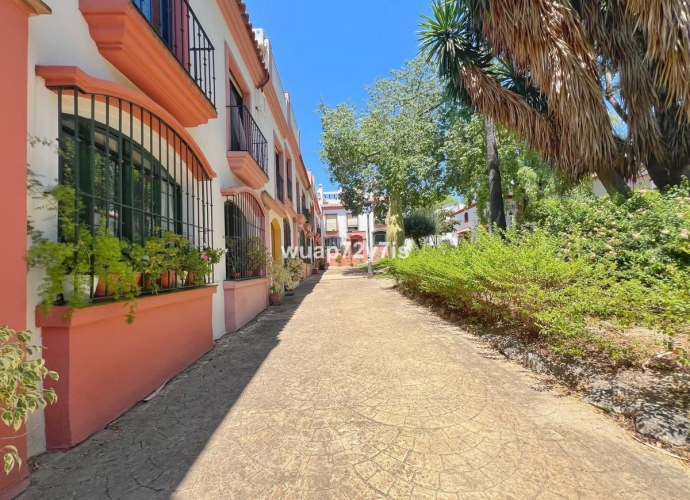 Commercial Hotel en Cancelada - 1