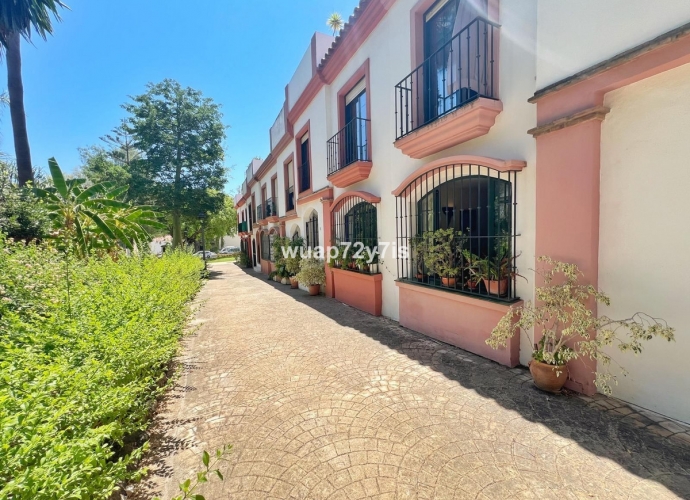 Commercial Hotel en Cancelada - 2