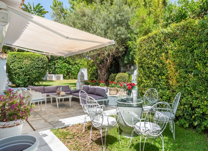 Villa Semi Detached in Los Monteros - 10