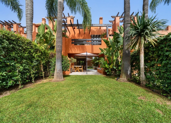 Townhouse Semi Detached in The Golden Mile - 10