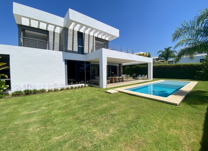 Villa Independiente en Cancelada - 1