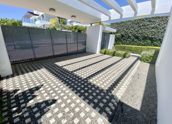 Villa Independiente en Cancelada - 4