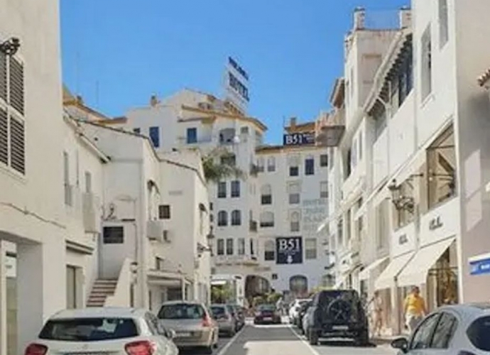 Commercial Parking Space in Puerto Banús - 1