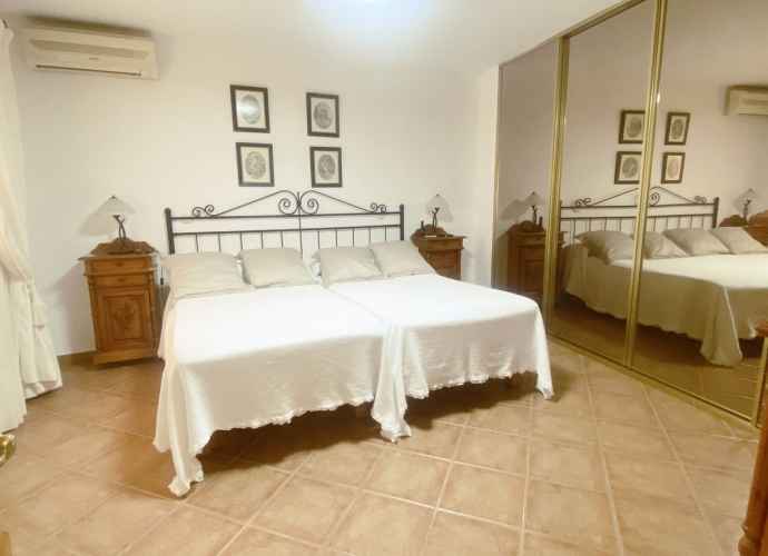 Villa Detached in Elviria - 5